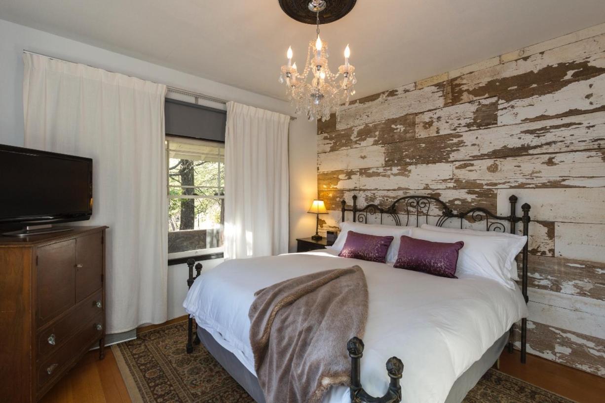 Bed And Barrel At Stonehouse Cellars Bed & Breakfast Clearlake Oaks Dış mekan fotoğraf