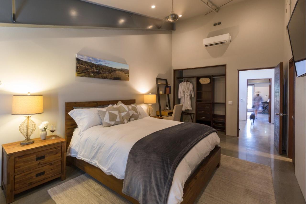 Bed And Barrel At Stonehouse Cellars Bed & Breakfast Clearlake Oaks Dış mekan fotoğraf